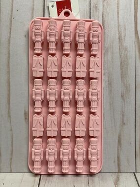 Silicone Shaped Candy Mold Chocolate Gummy Ice Valentine Hearts 12 Cavity NEW